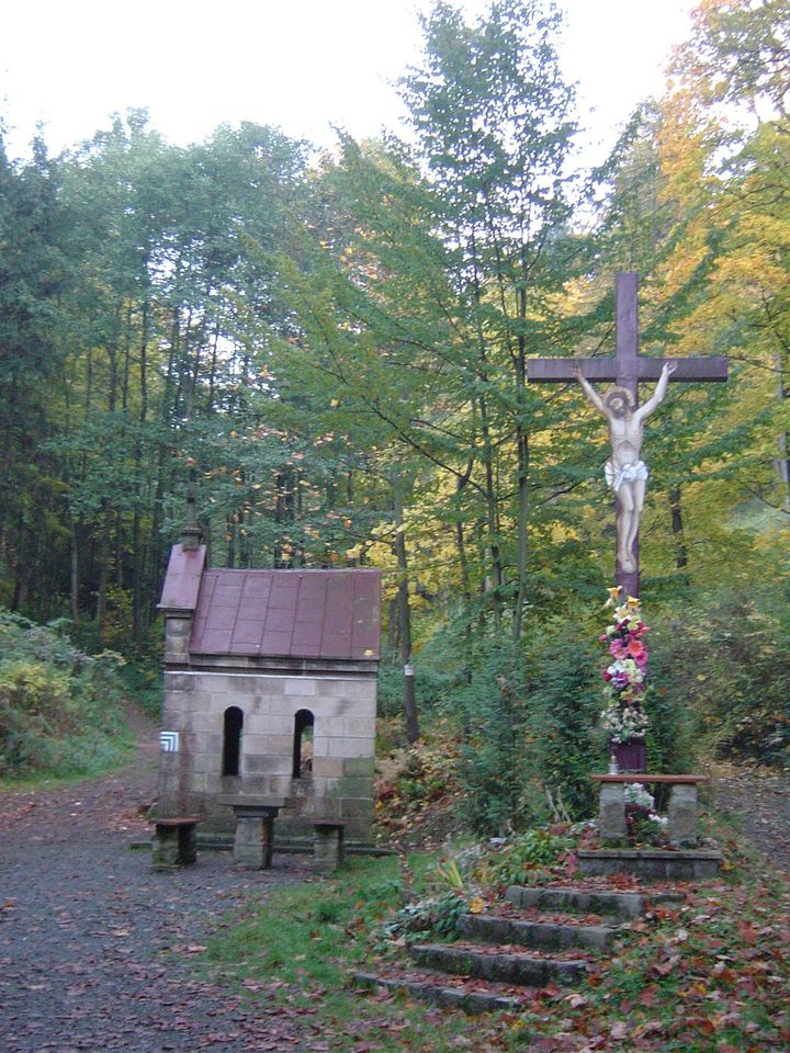 Bardo - Kalwaria - droga krzyżowa - górska kaplica MB s002 - PTTK Strzelin