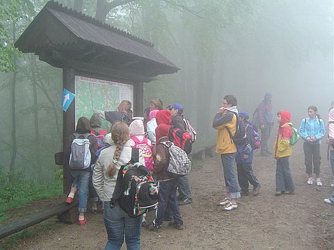 Sto�ek Wielki - przed schroniskiem PTTK