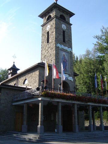 Szczyrk-G�rka - Sanktuarium Matki Boskiej Kr�lowej Polski
