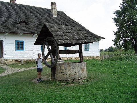 Sanok - skansen - plebania s095 - PTTK Strzelin