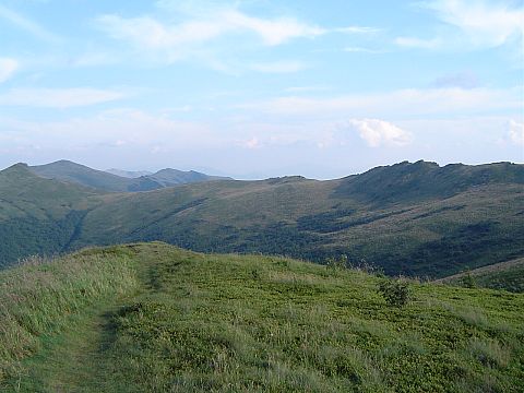 Krzemie i Bukowe Berdo - w tle Halicz i Rozsypaniec