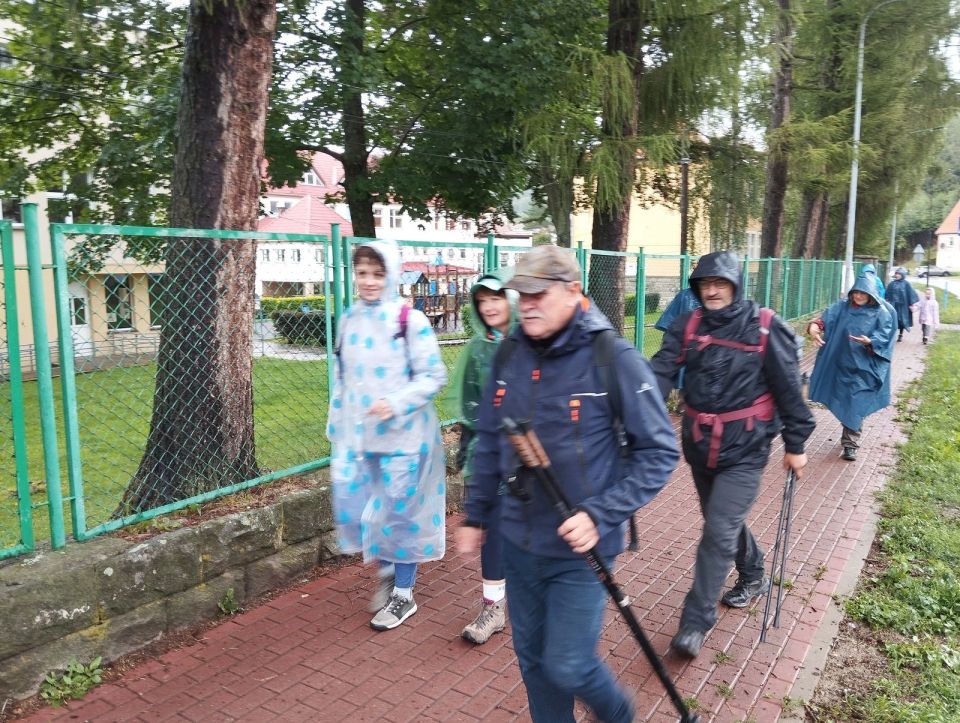 Wycieczka w Góry Bystrzyckie s002 - PTTK Strzelin