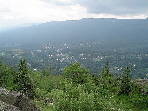 Wysoki Kamie� - widok na Szklarsk� Por�b�