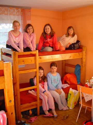 Schronisko PTTK 'Andrzej�wka' w G�rach Kamiennych s077 - PTTK Strzelin