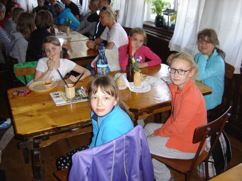 W schronisku PTTK 'Andrzej�wka' s096 - PTTK Strzelin