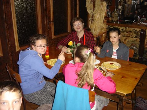 W schronisku PTTK 'Andrzej�wka' s097 - PTTK Strzelin