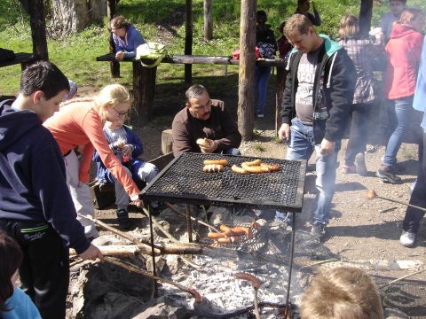 Ognisko ko�o schroniska PTTK 'Andrzej�wka' s104 - PTTK Strzelin
