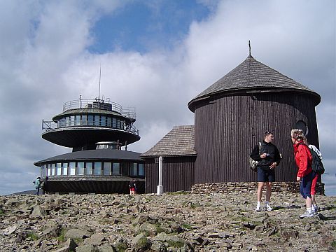 Kaplica �w. Wawrzy�ca i obserwatorium na �nie�ce