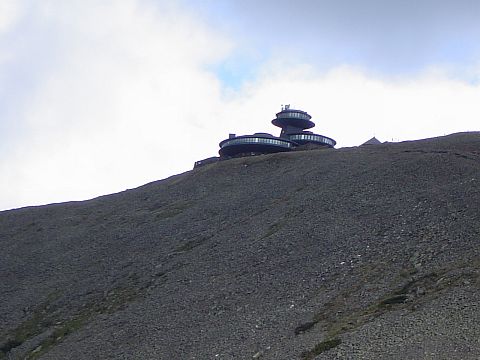 Spodki na �nie�ce