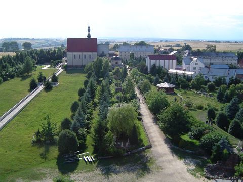Kałków-Godów - Sanktuarium Maryjne - widok z Golgoty s105 - PTTK Strzelin