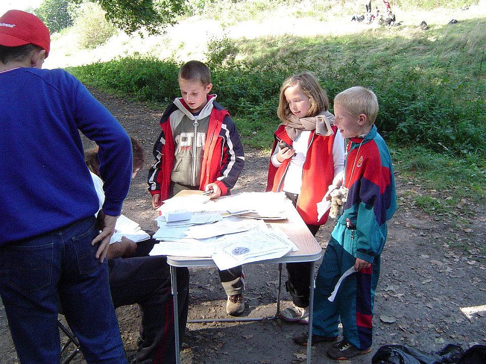 XII Ogólnopolskie Marsze na Orientację Szlakiem opadłych liści s002 - PTTK Strzelin