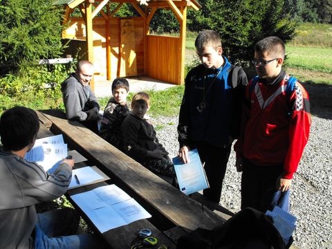 XIV Ogólnopolskie Marsze na Orientację Szlakiem opadłych liści s74 - PTTK Strzelin