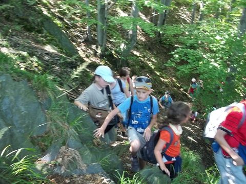 Wycieczka na Biskupi� Kop� - w drodze do Piekie�ka s013 - PTTK Strzelin