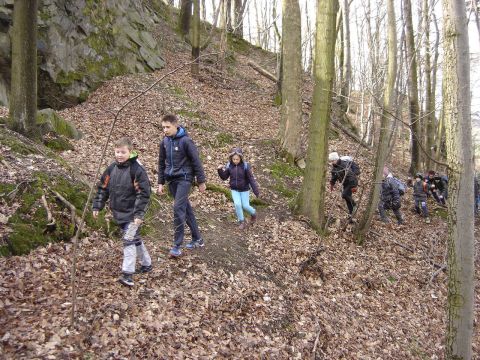 Wycieczka Na Biskupi� Kop� - podej�cie do Piekie�ka s021 - PTTK Strzelin