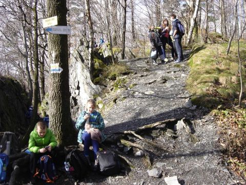 Wycieczka Na Biskupi� Kop� - podej�cie do Piekie�ka s042 - PTTK Strzelin