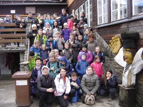 Ko�o schroniska PTTK 'Pod Biskupi� Kop�' s089 - PTTK Strzelin