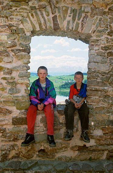 Na zamku Czorsztyn - w tle Tatry