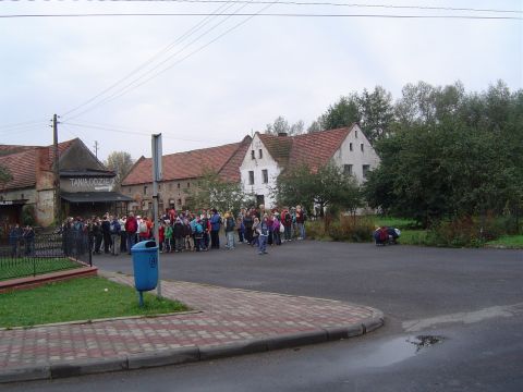 XVII Rajd Wzg�rz Strzeli�skich - start rajdu w Przewornie s001 - PTTK Strzelin