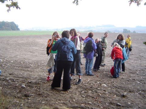 XVII Rajd Wzg�rz Strzeli�skich - odpoczynek nad Krzywin� s012 - PTTK Strzelin