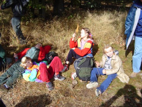 XVII Rajd Wzg�rz Strzeli�skich - odpoczynek nad Krzywin� s016 - PTTK Strzelin