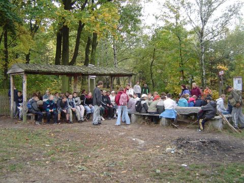 XVII Rajd Wzg�rz Strzeli�skich - ko�o le�nicz�wki w Go�ci�cicach �rednich s067 - PTTK Strzelin