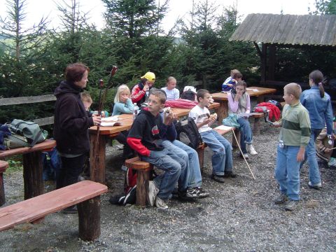 XVIII Rajd Wzg�rz Strzeli�skich - ko�o my�liwskiej chaty s032 - PTTK Strzelin