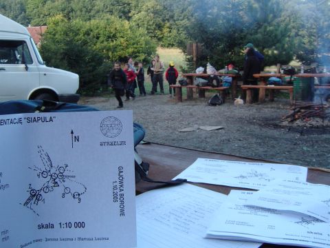 XVIII Rajd Wzg�rz Strzeli�skich - ko�o my�liwskiej chaty s041 - PTTK Strzelin