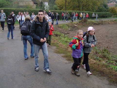 XXI Rajd Wzg�rz Strzeli�skich - w drodze na Ostr� G�r� s029 - PTTK Strzelin