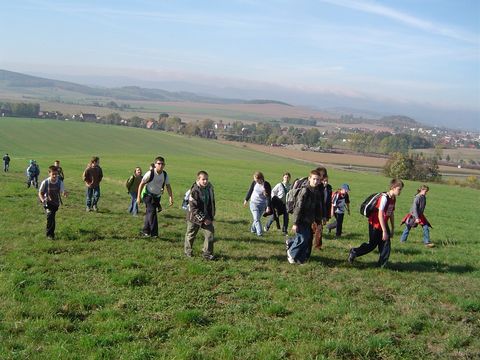 XXI Rajd Wzg�rz Strzeli�skich - podej�cie na Grzybowiec z Pi�awy G�rnej s019 - PTTK Strzelin