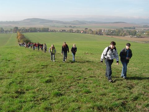 XXI Rajd Wzg�rz Strzeli�skich - podej�cie na Grzybowiec z Pi�awy G�rnej s021 - PTTK Strzelin