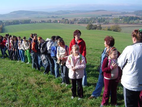 XXI Rajd Wzg�rz Strzeli�skich - wr�czenie odznak rajdowych s031 - PTTK Strzelin