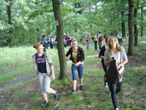 XXIII Rajd Wzg�rz Strzeli�skich - odpoczynek nad Krzywin�