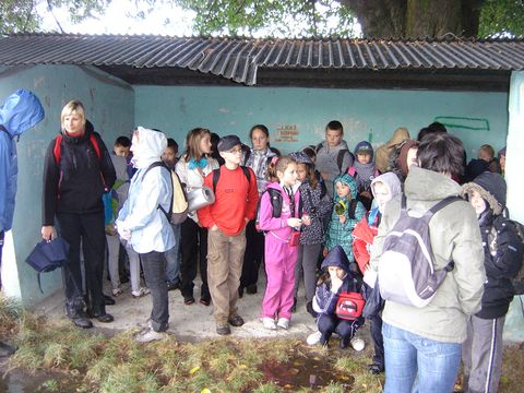 XXIV Rajd Wzg�rz Strzeli�skich - schronienie przed deszczem