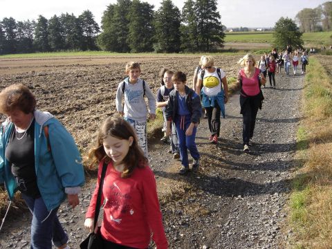 XXVII Rajd Wzg�rz Strzeli�skich - w drodze do Jakubowa s030 - PTTK Strzelin