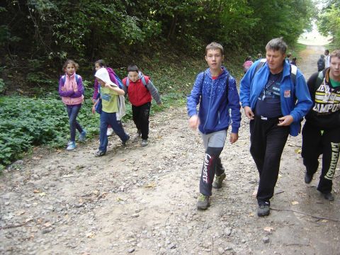 XXVIII Rajd Wzg�rz Strzeli�skich -  w drodze do Biskupiego Lasu s019 - PTTK Strzelin