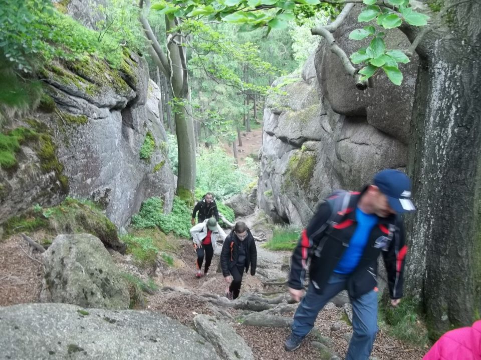 Wycieczka w Rudawy Janowickie s002 - PTTK Strzelin