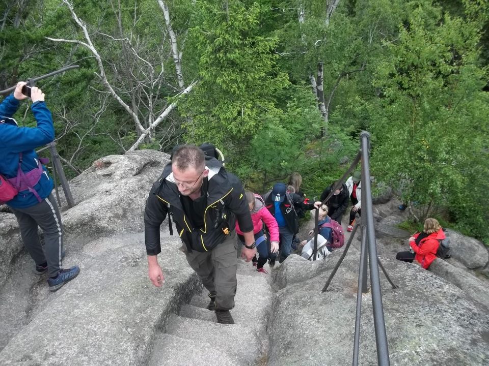 Wycieczka w Rudawy Janowickie s002 - PTTK Strzelin