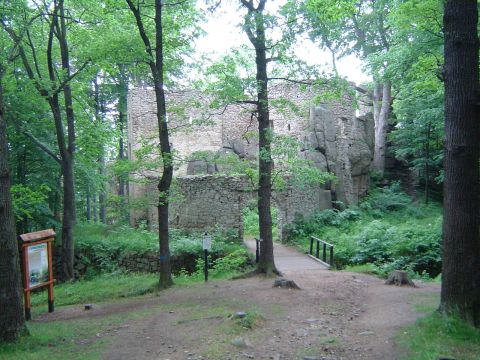 Zamek Bolcz�w w Rudawach Janowickich s001 - PTTK Strzelin