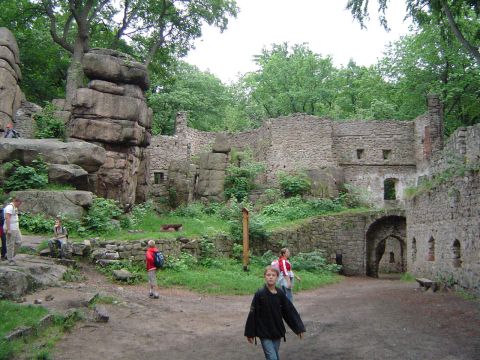 Zamek Bolcz�w w Rudawach Janowickich s020 - PTTK Strzelin