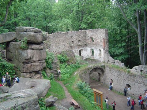 Zamek Bolcz�w w Rudawach Janowickich s050 - PTTK Strzelin