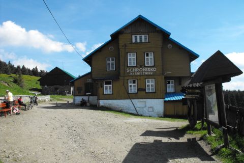 Schronisko PTTK 'Na �nie�niku' s001 - PTTK Strzelin