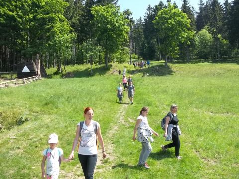 Zej�cie do schroniska PTTK 'Zygmunt�wka' s085 - PTTK Strzelin