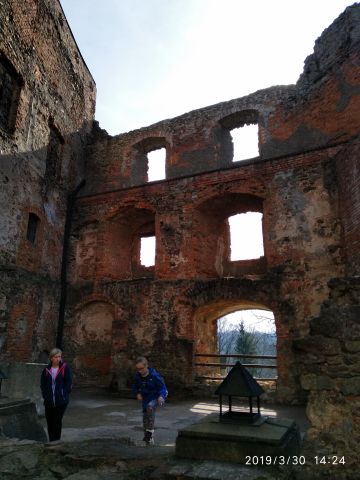 Zamek Grodno w Zag�rzu �l�skim s044 - PTTK Strzelin