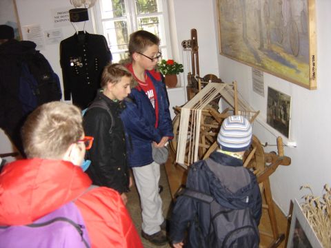 XVI Rajd 'G�ry Sto�owe' - skansen w Pstr��nej s034 - PTTK Strzelin