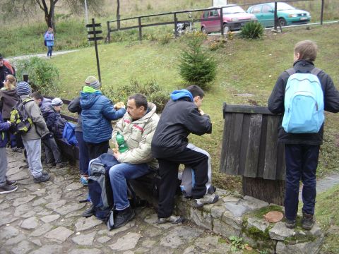 XVI Rajd 'G�ry Sto�owe' - skansen w Pstr��nej s050 - PTTK Strzelin