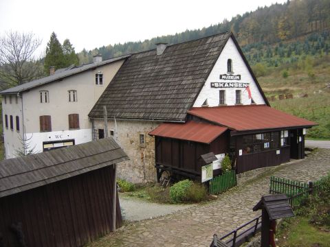 XVI Rajd 'G�ry Sto�owe' - skansen w Pstr��nej s059 - PTTK Strzelin