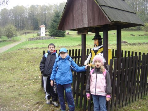 XVI Rajd 'G�ry Sto�owe' - skansen w Pstr��nej s062 - PTTK Strzelin