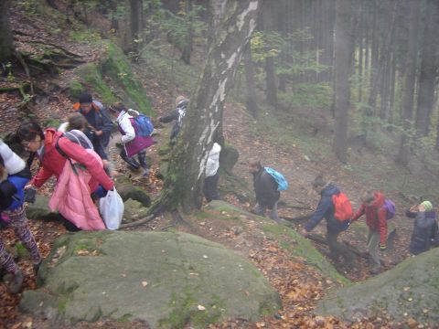 XVI Rajd 'G�ry Sto�owe' - podej�cie na Zamek Le�na s034 - PTTK Strzelin