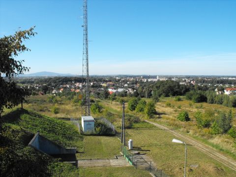 Wzgrza Strzeliskie - Szacowa - widok z wiey na Strzelin s010 - PTTK Strzelin