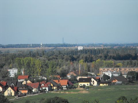 Szacowa - widok z wiey na wieowiec Sky Tower we Wrocawiu s022 - PTTK Strzelin